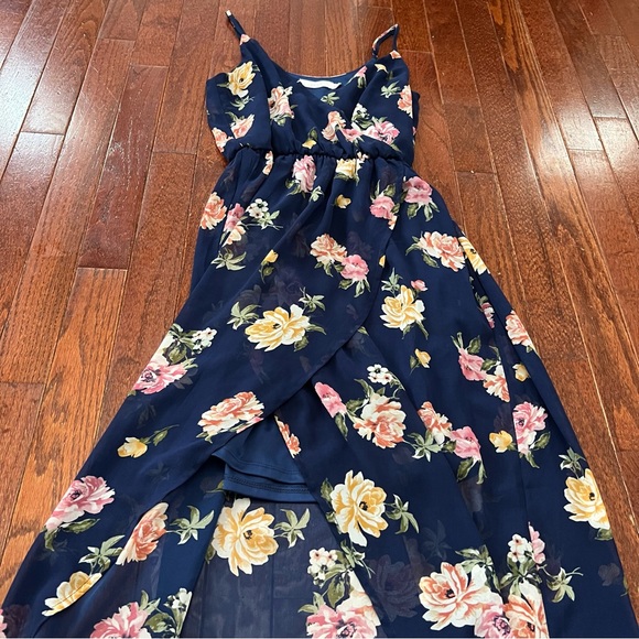 Lulu’s LUSH navy floral maxi dress - Picture 8 of 11